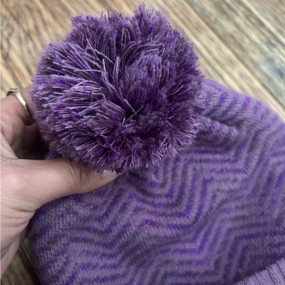 The North Face Logo Chevron Pom Beanie | North Face Beanie | Winter Accessories - Picture 6 of 9